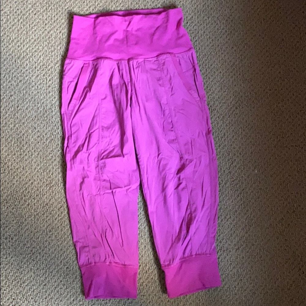 lululemon capri joggers